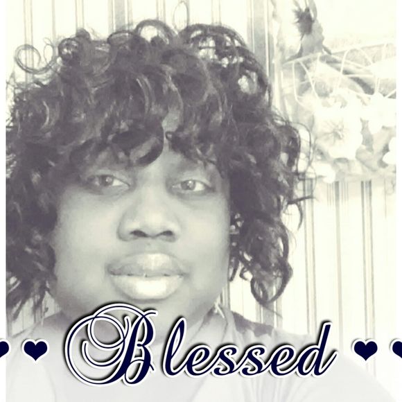 Meet your Posher, Tabitha - Picture 1 of 1